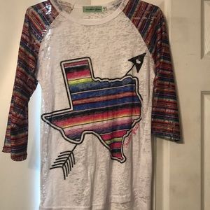 White & multicolor Texas decal shirt